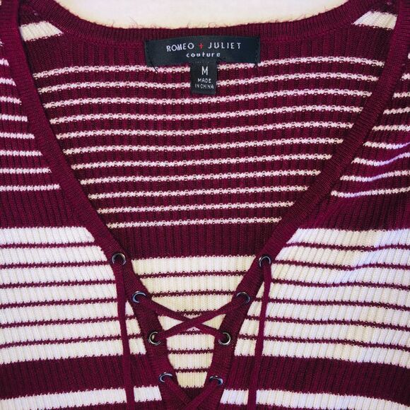 EUC Women’s Medium Romeo + Juliet Couture LS Lace Up Knitted Sweater - Picture 2 of 8